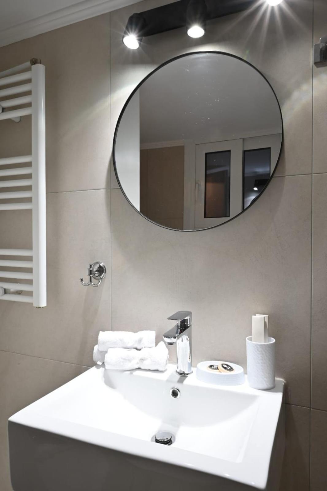 Modern Two Bedroom Apartment At Koukaki Atena Exterior foto